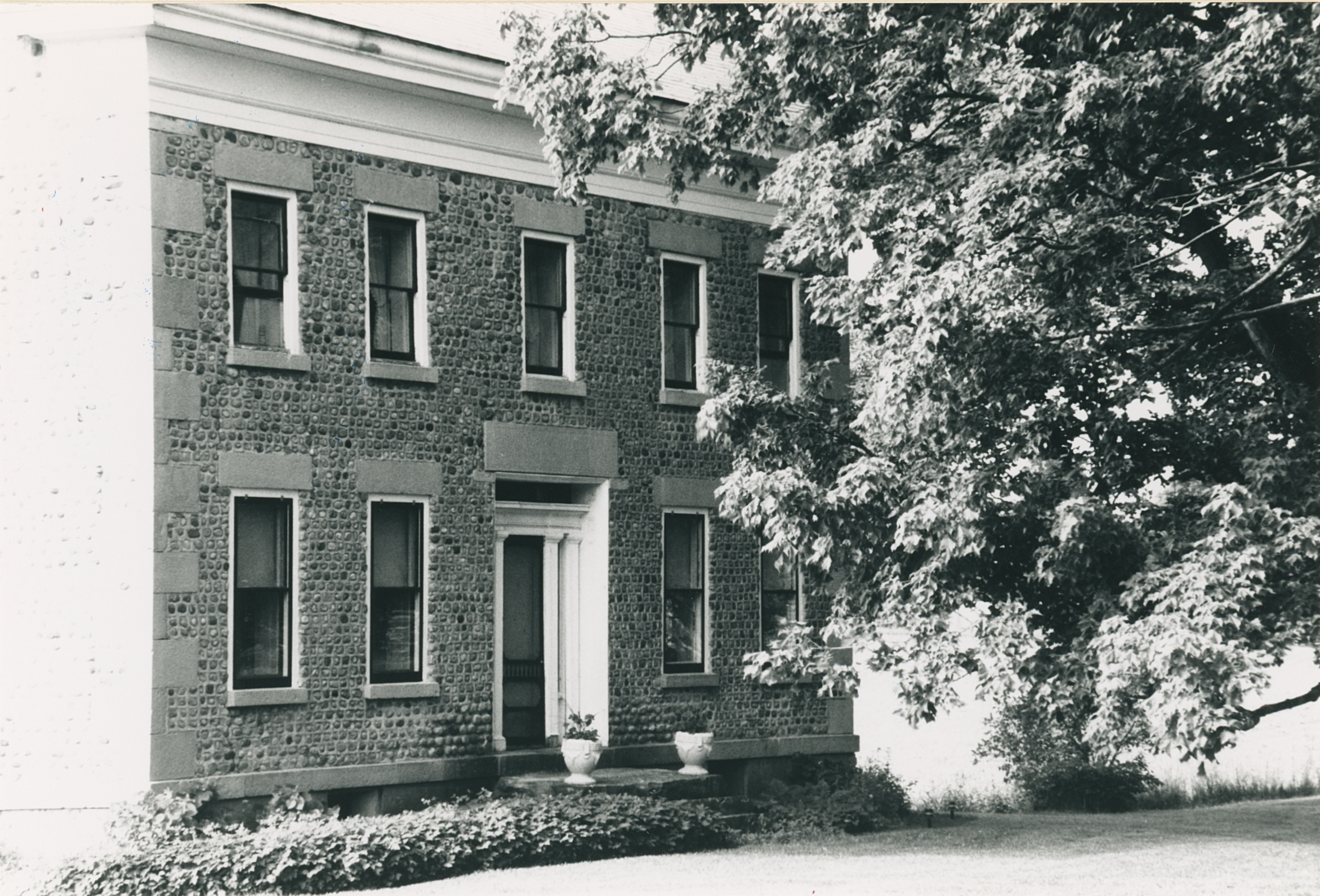 Mad-4 3822 Canal Rd 3